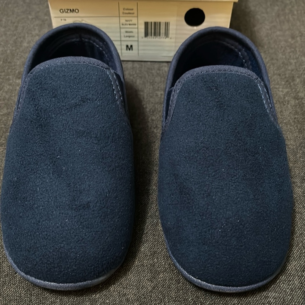 Foamtreads Gizmo slippers.  Toddler size 11